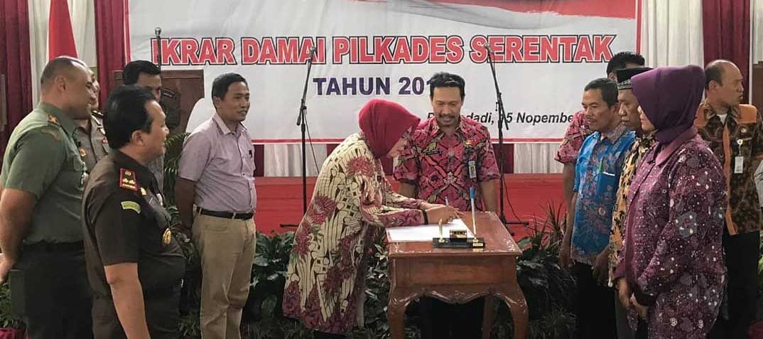   Bupati Minta Calon Kades Komitmen Dukung Penyelenggaraan Pilkades Damai