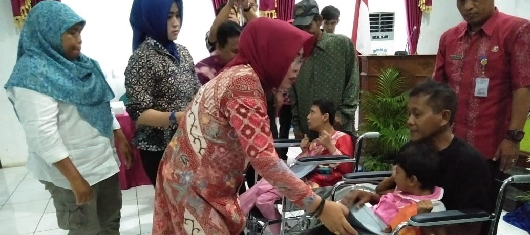  Bupati Grobogan Serahkan Bantuan Alat Bantu bagi Penyandang Disabilitas
