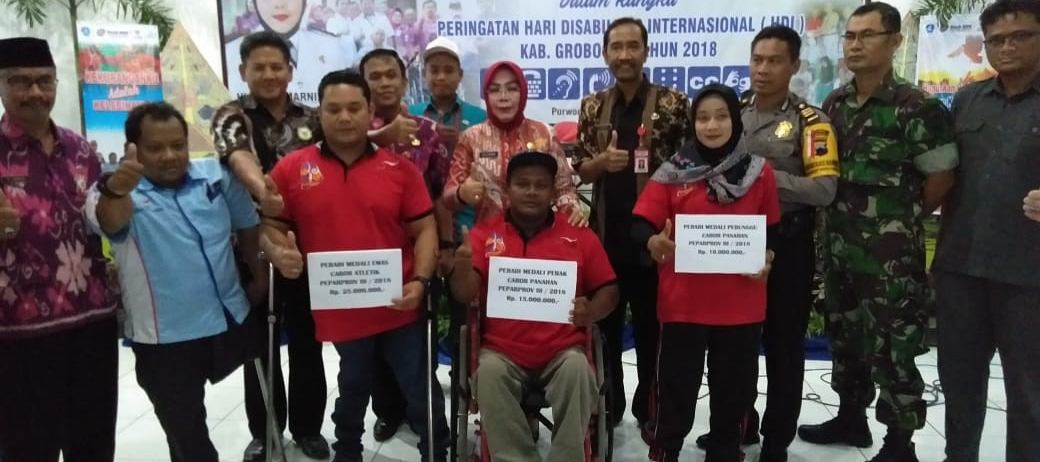  Bupati Grobogan Serahkan Bonus Atlet Peraih Medali Peparprov Jateng 2018