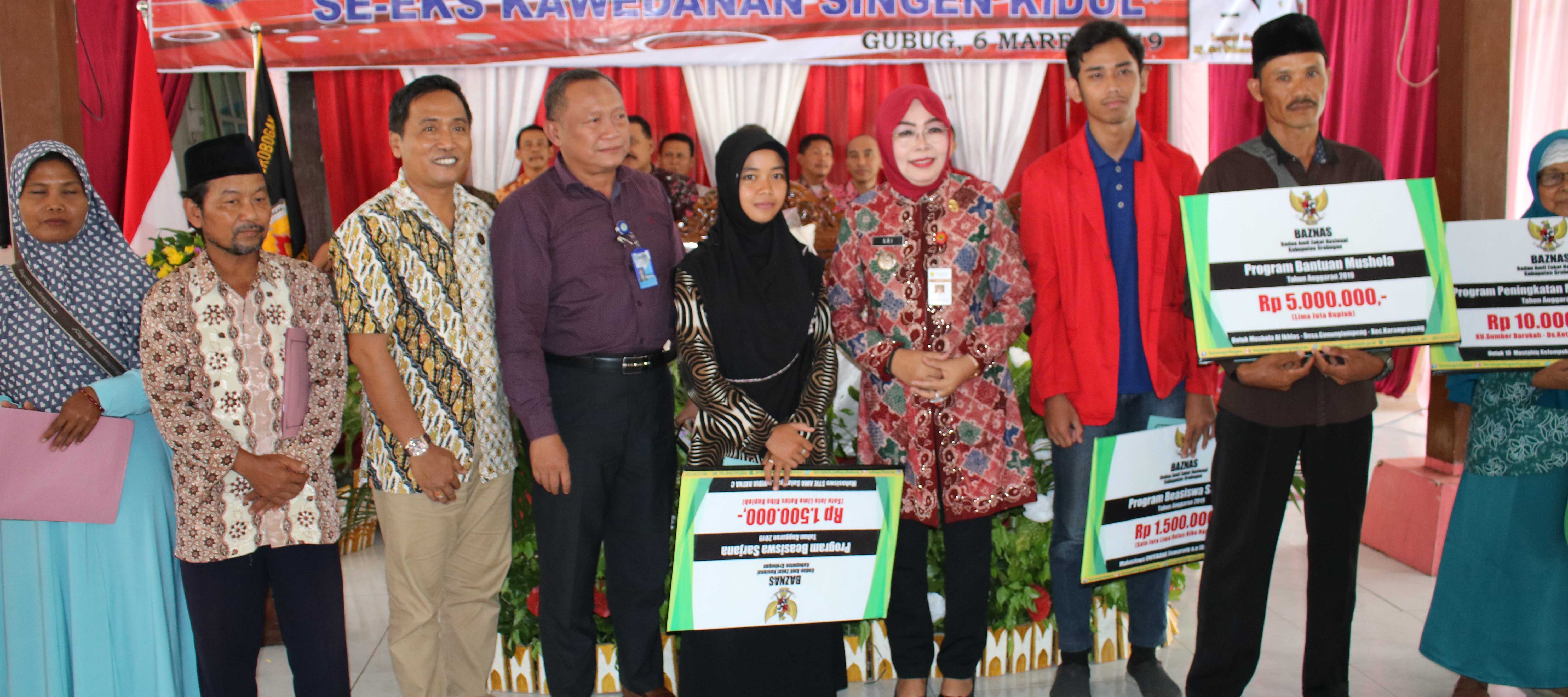    Bupati Sri Sumarni Sambangi Warga Eks Kawedanan Singenkidul