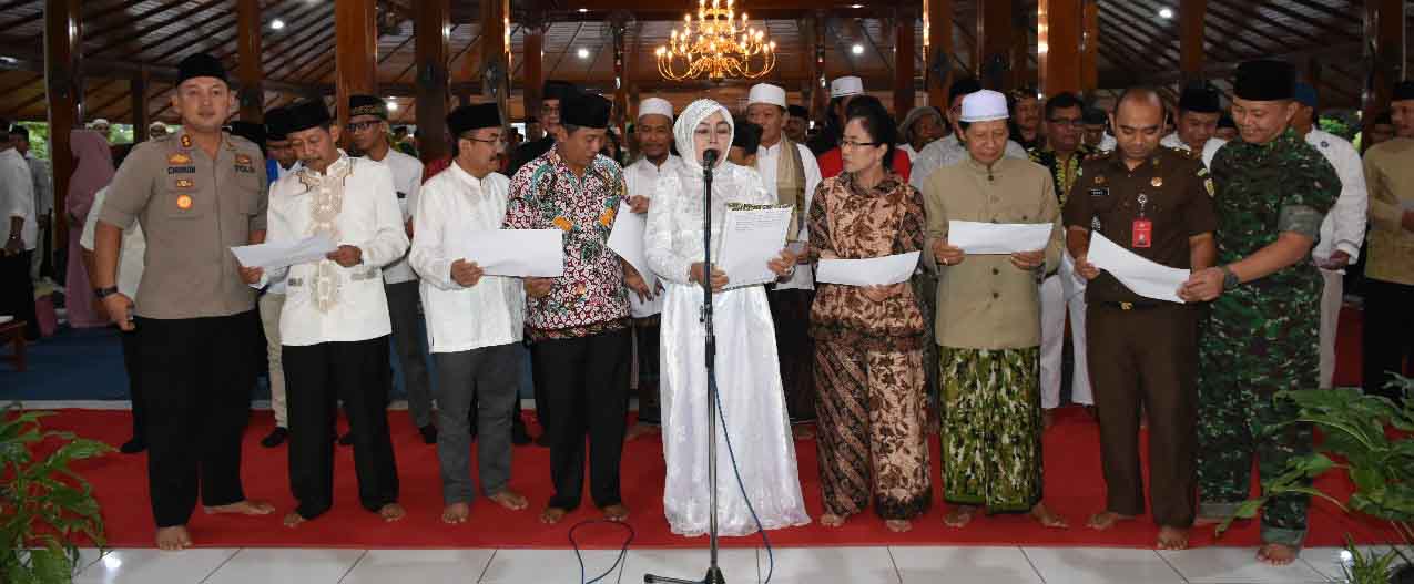 Bupati Grobogan Buka Bersama Ulama dan Umaro"™ di Pendopo Kabupaten