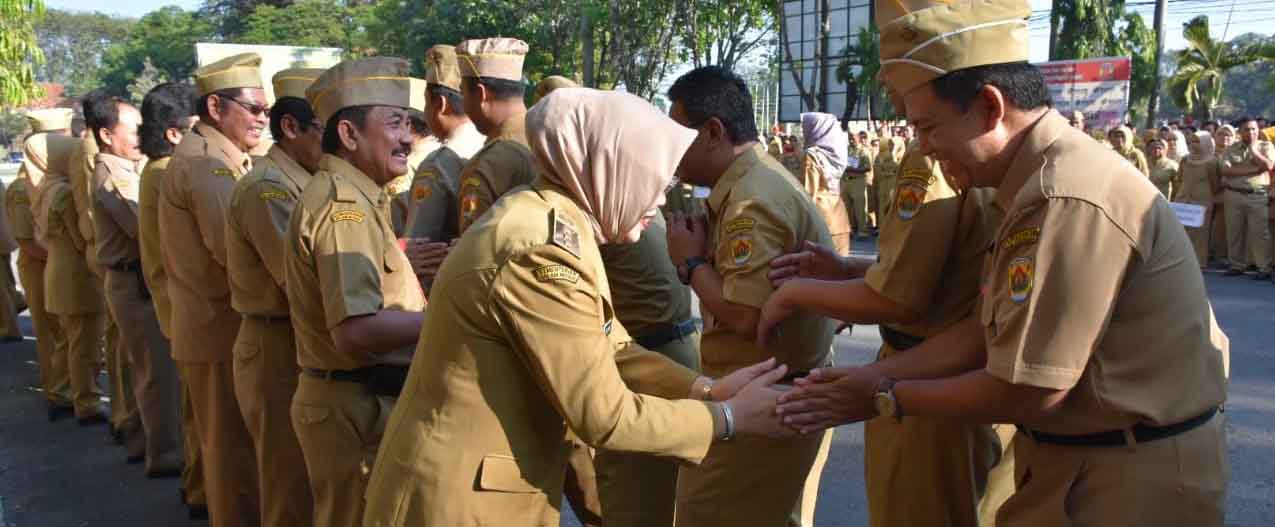 Apel Perdana Pasca Libur Lebaran, Bupati Grobogan Minta PNS Tingkatkan Kinerja