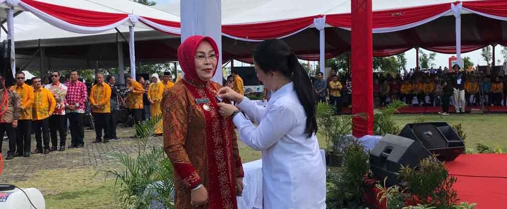 Bupati Grobogan Terima Tanda Penghargaan Manggala Karya Kencana dari Menteri Puan Maharani