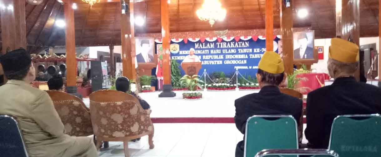 Pejabat di Grobogan Dengarkan Tausiyah Perjuangan di Malam Tirakatan