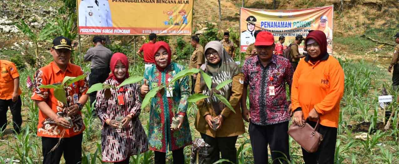 Cegah Bencana, Bupati Bersama Masyarakat Tanam Ribuan Pohon di Kawasan Hutan