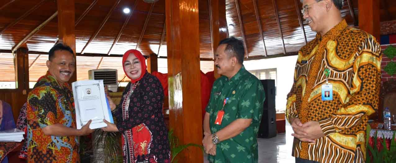 Bupati Grobogan Serahkan Dokumen Pelaksanaan Anggaran Tahun 2020