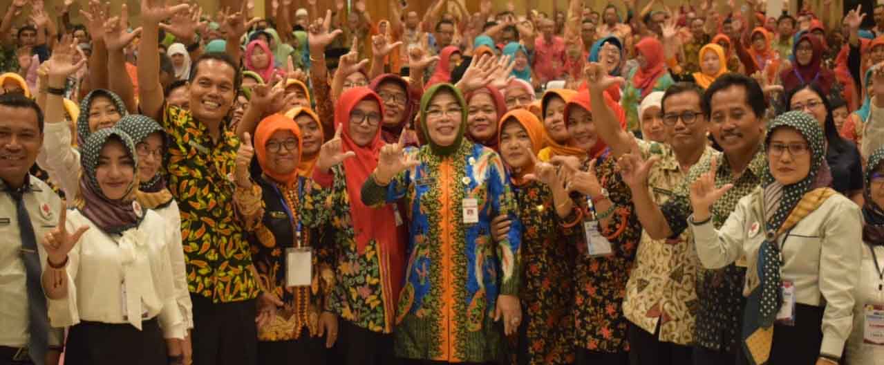 Peserta Diklat Penulisan Satu Kepala Sekolah Satu Buku Dapat Motivasi dari Bupati