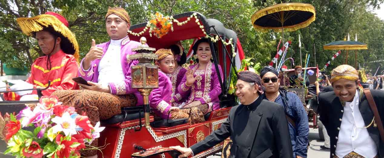 Bupati Grobogan Pimpin Acara Kirab Boyong Grobog dalam Rangka Hari Jadi