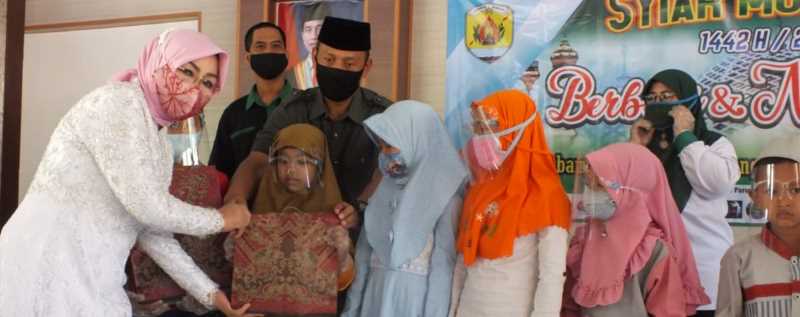 Bupati Grobogan Serahkan Santunan dari Baznas dan FKPSG untuk Anak Yatim