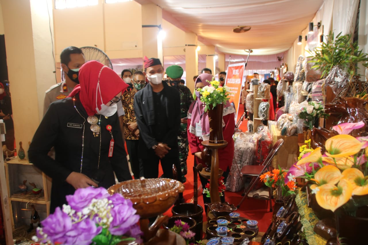 Geliatkan IKM dan UMKM Grobogan Gelar Pasar Rakyat Virtual