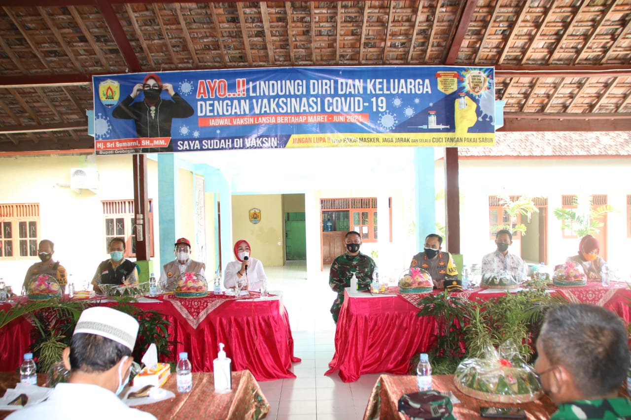 Bupati Grobogan Meminta Kades Jadi Ujung Tombak Pelaksanaan PPKM Darurat