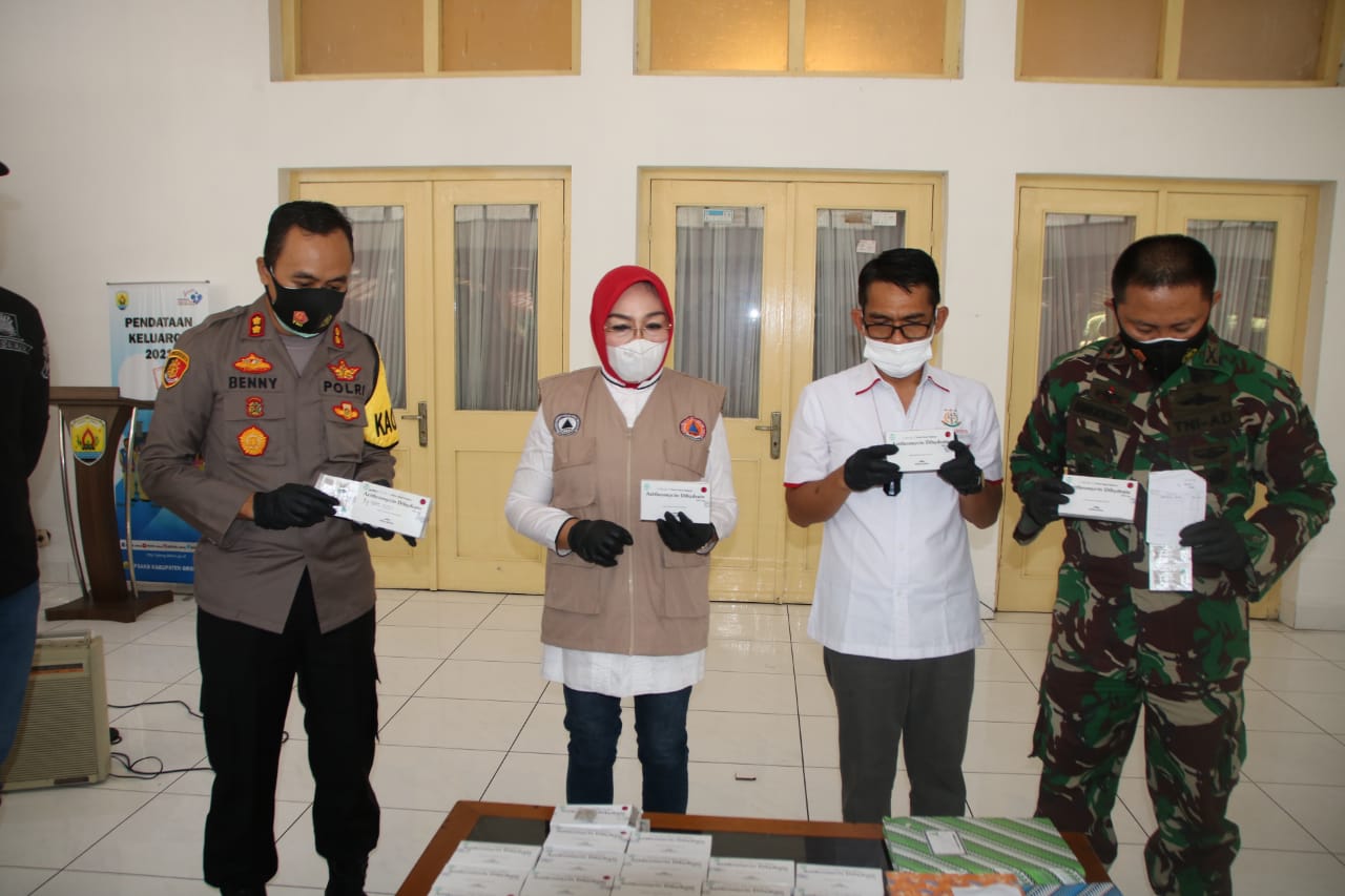 Tindak Tegas Apotek Penjual Obat Melebihi HET