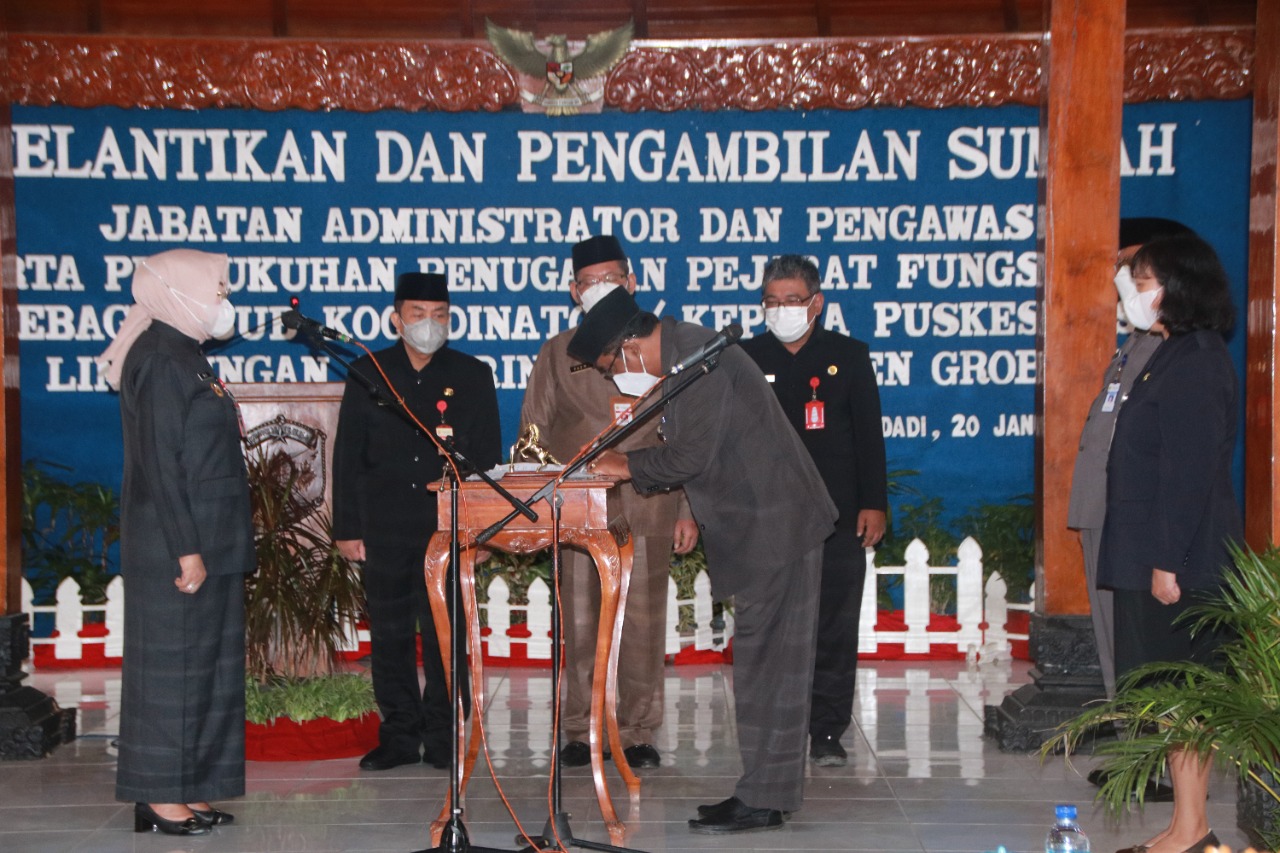 Bupati Grobogan Lantik 153 Pejabat di Pendapa Kabupaten