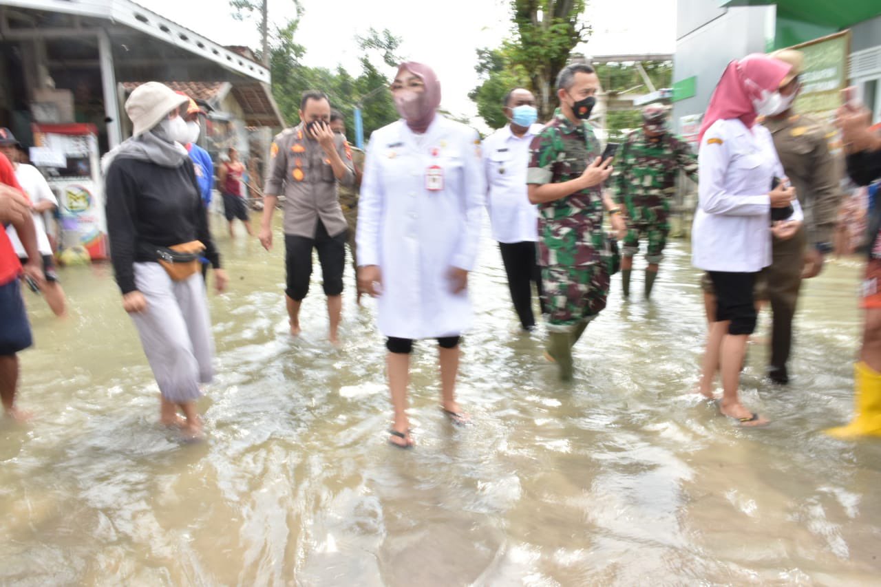 2 Hari Desa Cingkrong Terendam Banjir, Bupati Pantau Lokasi