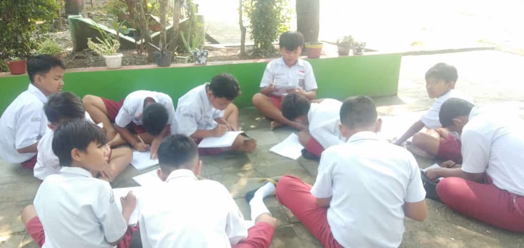 Belajar di Luar Kelas Ajak Siswa Cintai LingkunganÂ 