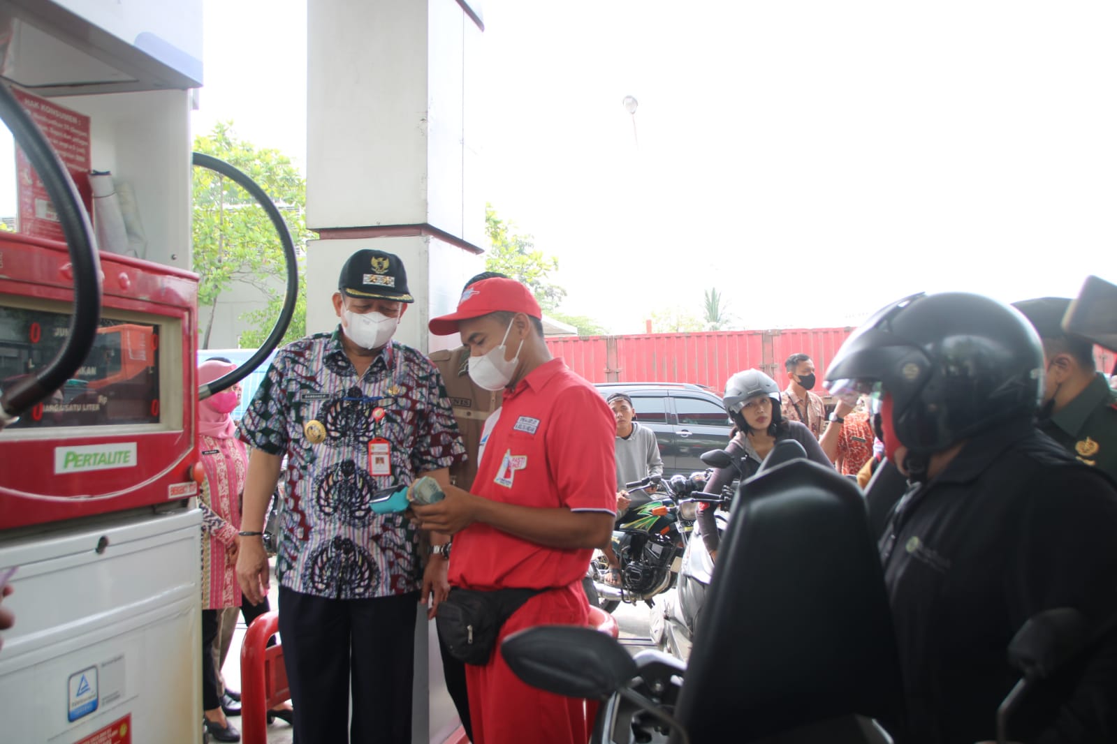 Dampingi Bupati, Wakil Bupati Pantau Antrean di SPBU