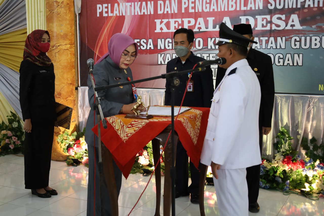 Lantik Kades Ngroto,Buktikan Semua Program yang Ditawarkan Terealisasi