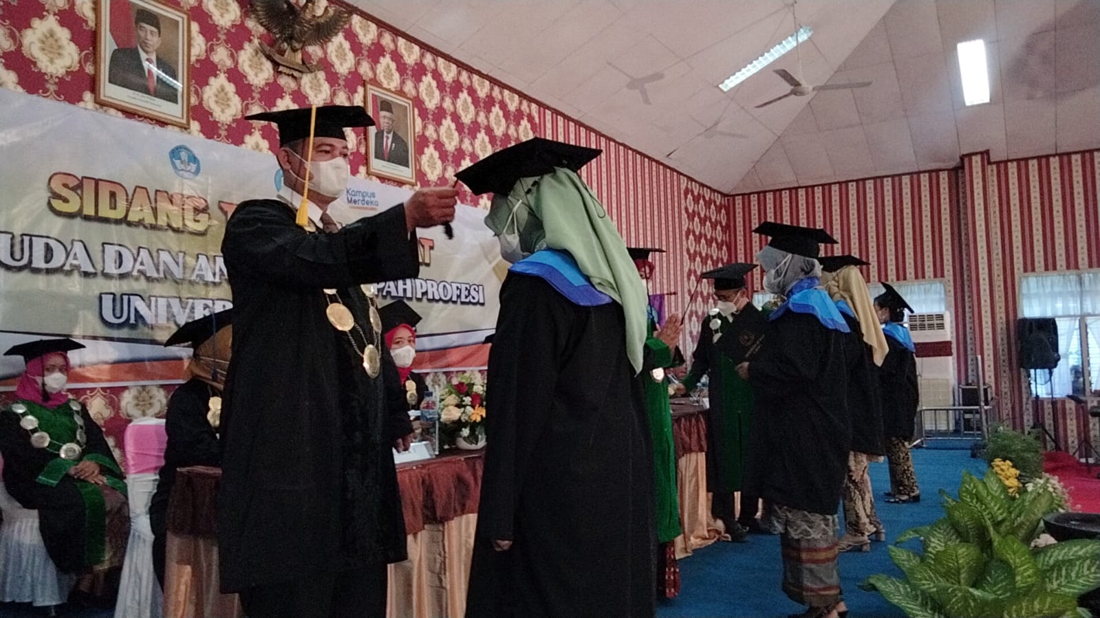215 Mahasiswa Universitas An Nuur Purwodadi Diwisuda 