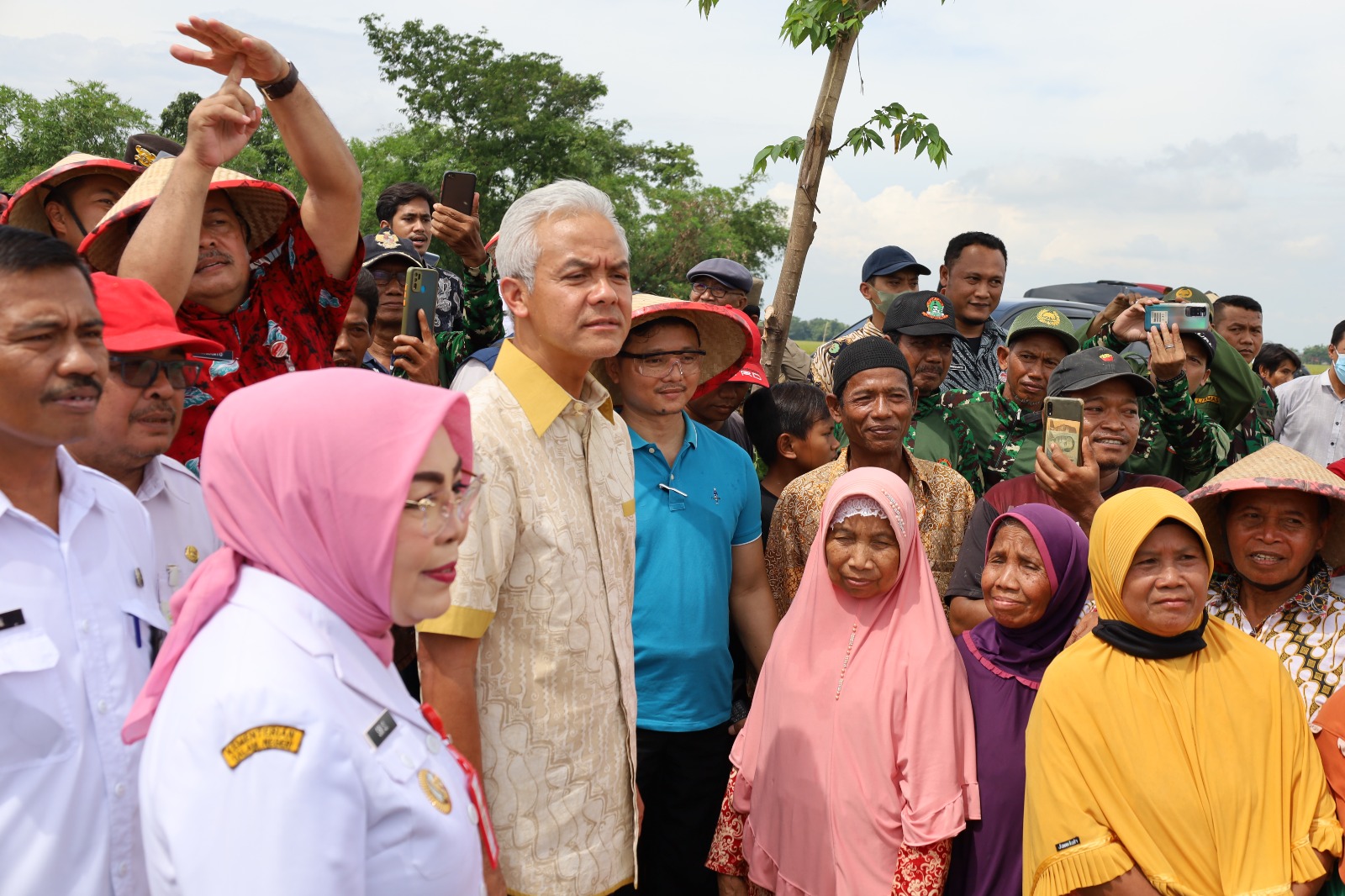 Ganjar Tinjau Panen Raya dan Lumbung Pangan di Grobogan 