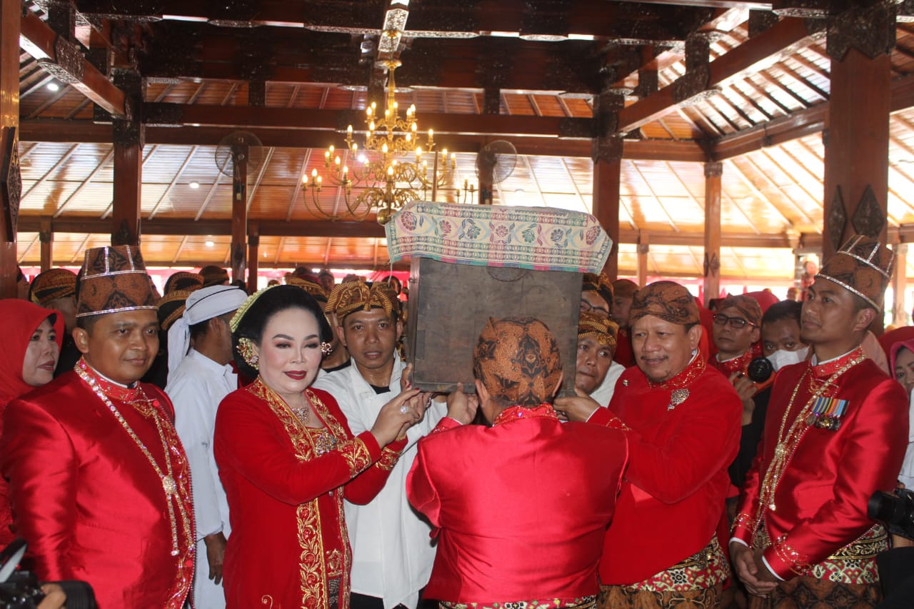 Kirab Boyong Grobog Peringati Hari Jadi Grobogan ke- 297