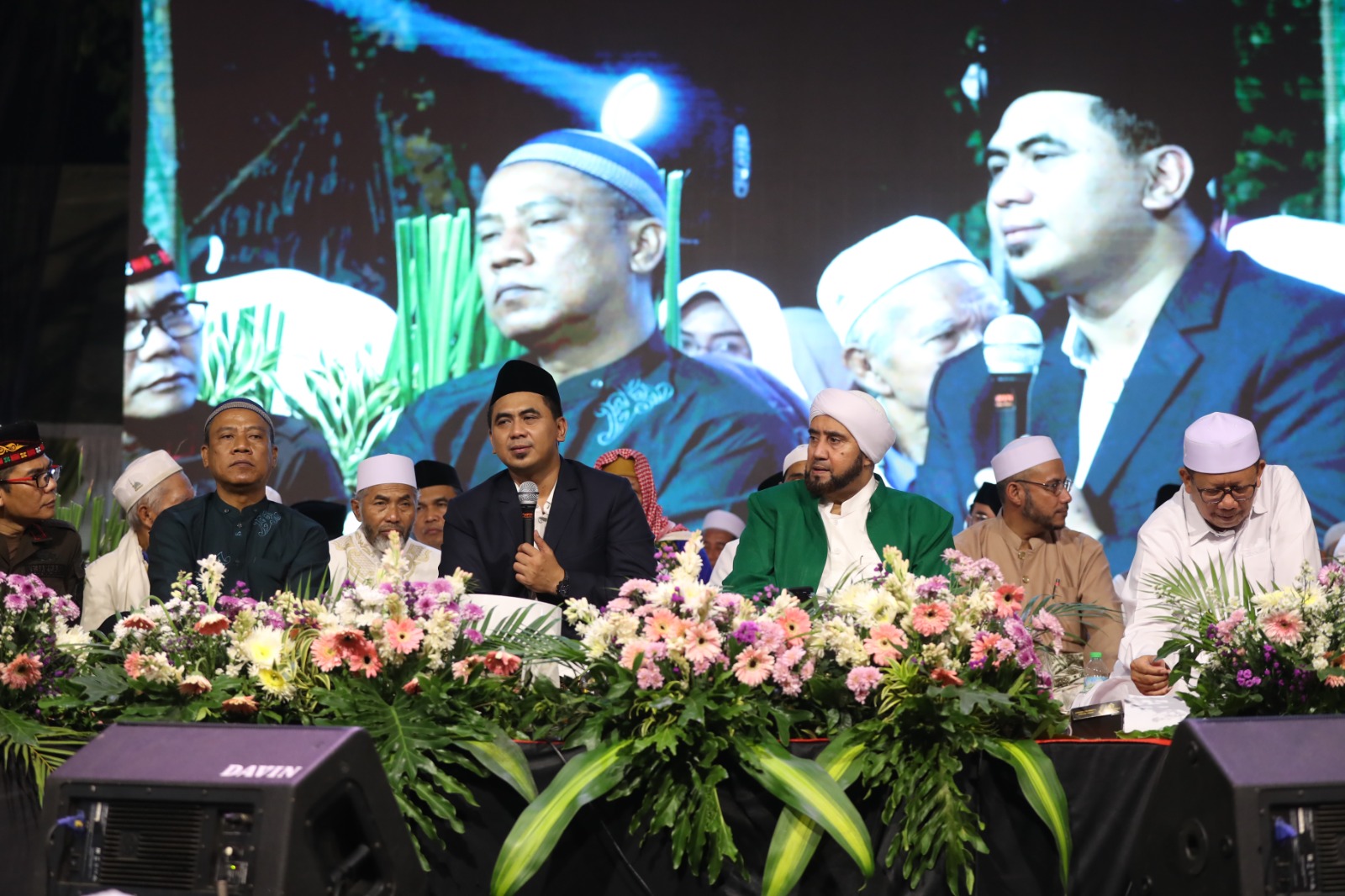 Hadiri Grobogan Bersholawat, Wagub Taj Yasin Apresiasi Kekompakan Warga Jateng