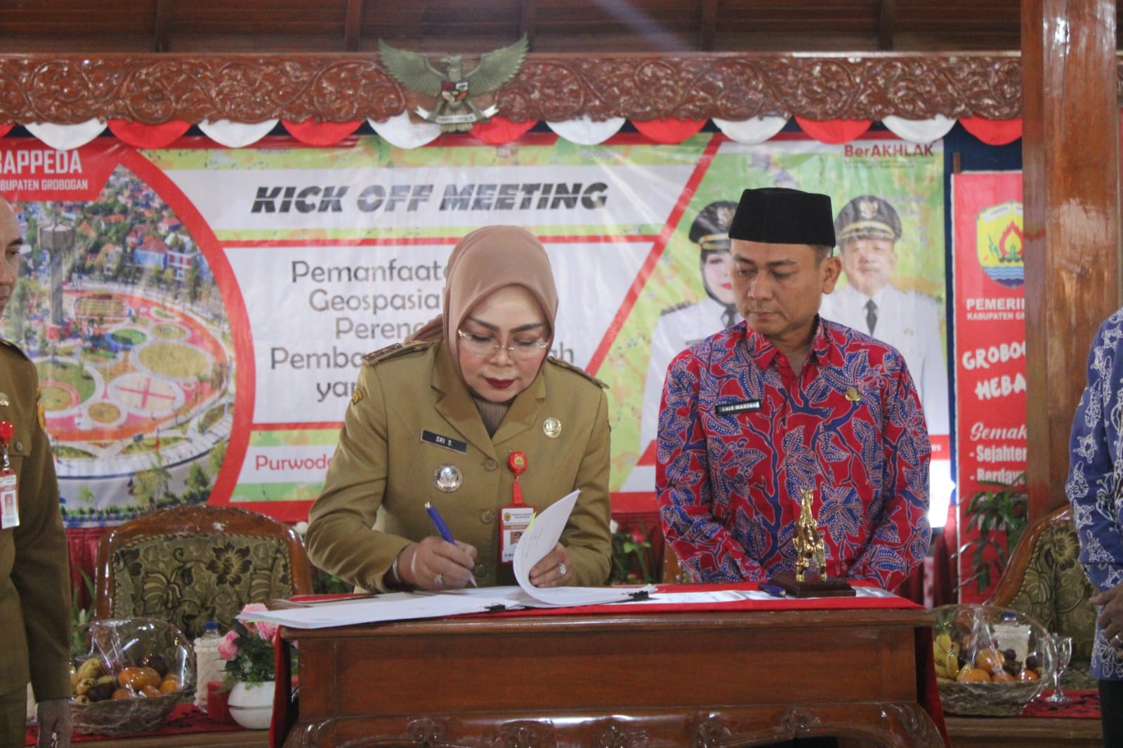 Bupati Menandatangani Nota Kesepakatan Pemanfaatan Data Informasi Geospasial