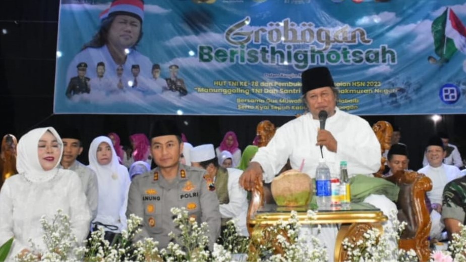 Ribuan Warga Hadiri Grobogan Beristigosah di Alun-Alun Purwodadi Bersama Gus Muwafiq