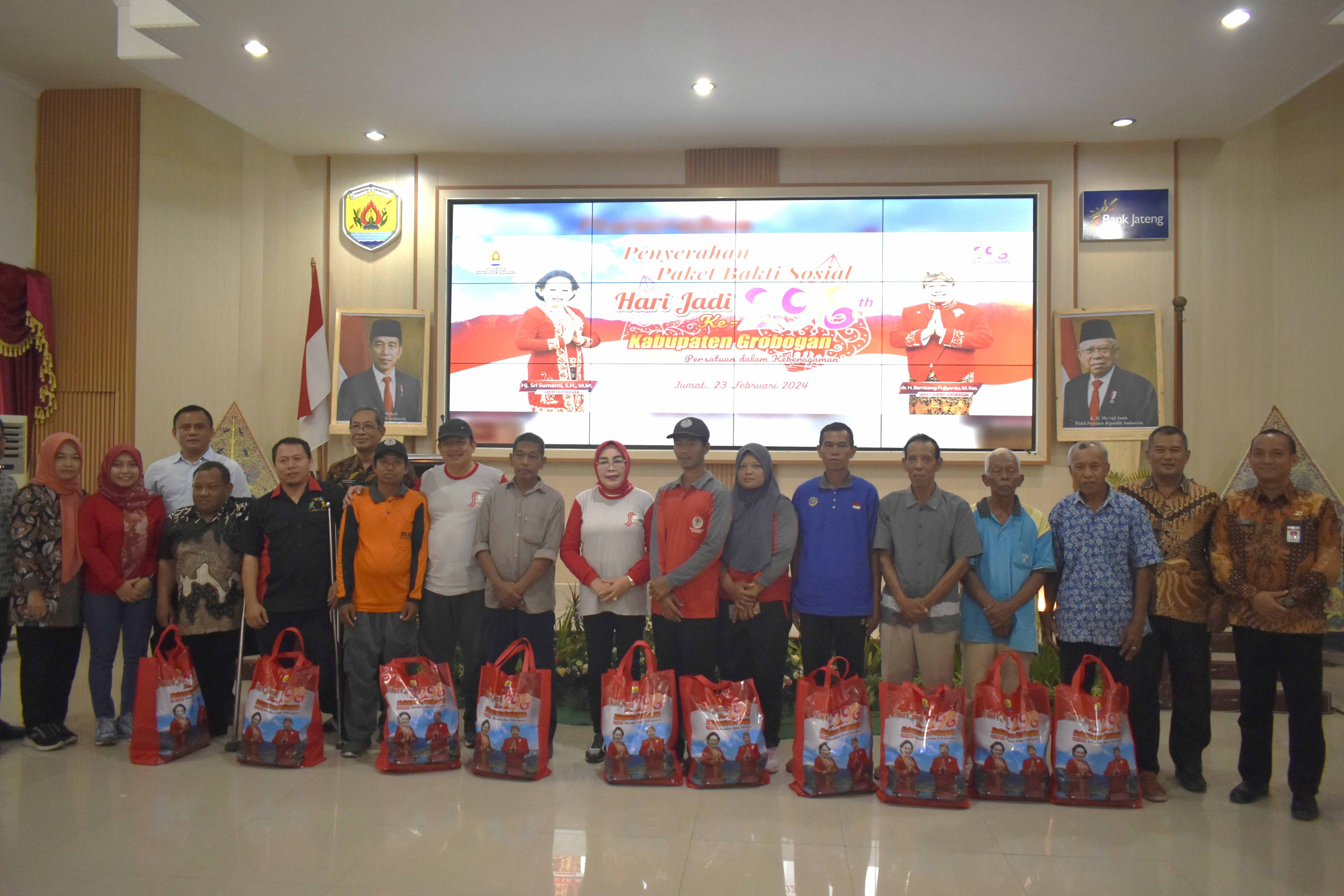 Sambut Hari Jadi, Pemkab Grobogan Bagikan 1.200 Paket Sembako 