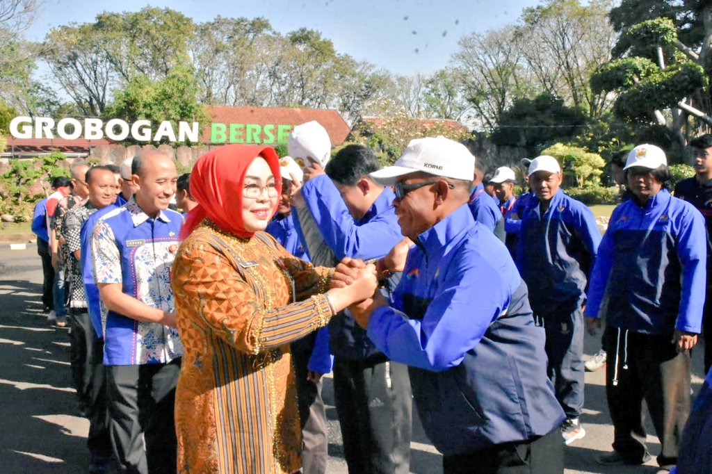 Bupati Grobogan Lepas kontingen Komite Olahraga Masyarakat Indonesia (KORMI) Grobogan 