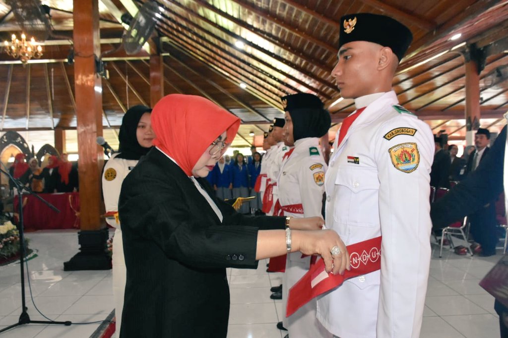 Bupati Grobogan Kukuhkan 71 Anggota Paskibraka 