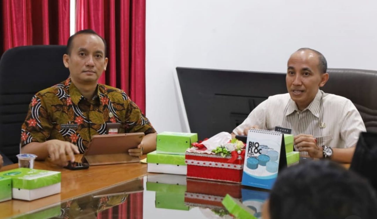 Sekda dan Warga Kuripan Bersatu Lestarikan Makam Kuno