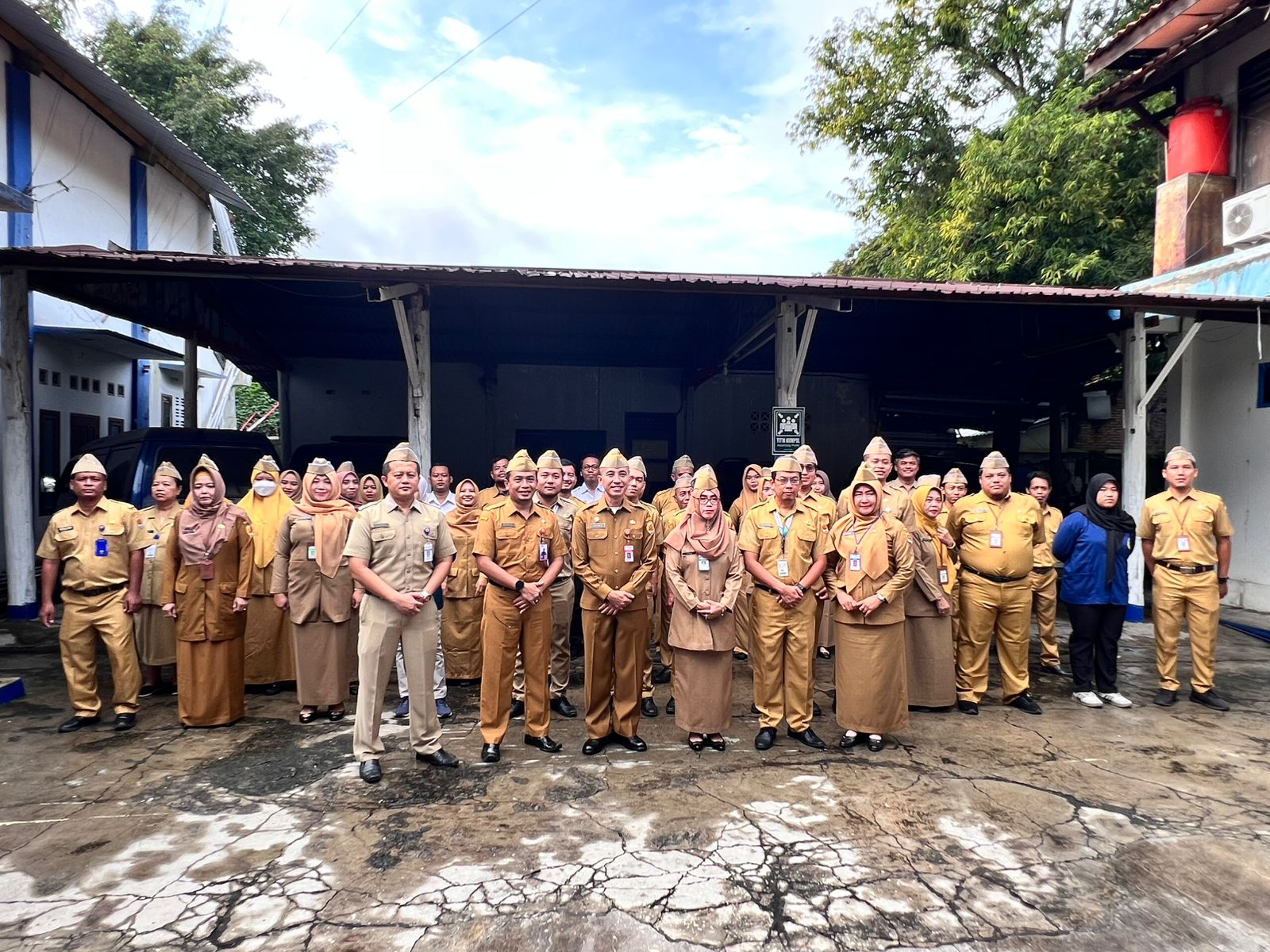 PIMPIN APEL PAGI, SEKDA MOTIVASI DISKOMINFO WUJUDKAN DIGITALISASI DAN PELAYANAN TERBAIK