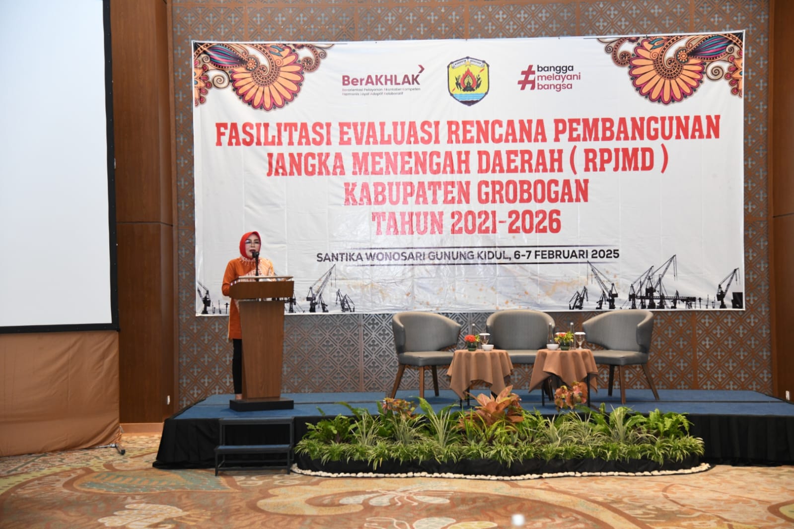 MENAKAR CAPAIAN, MENATA MASA DEPAN: EVALUASI RPJMD 2021-2026