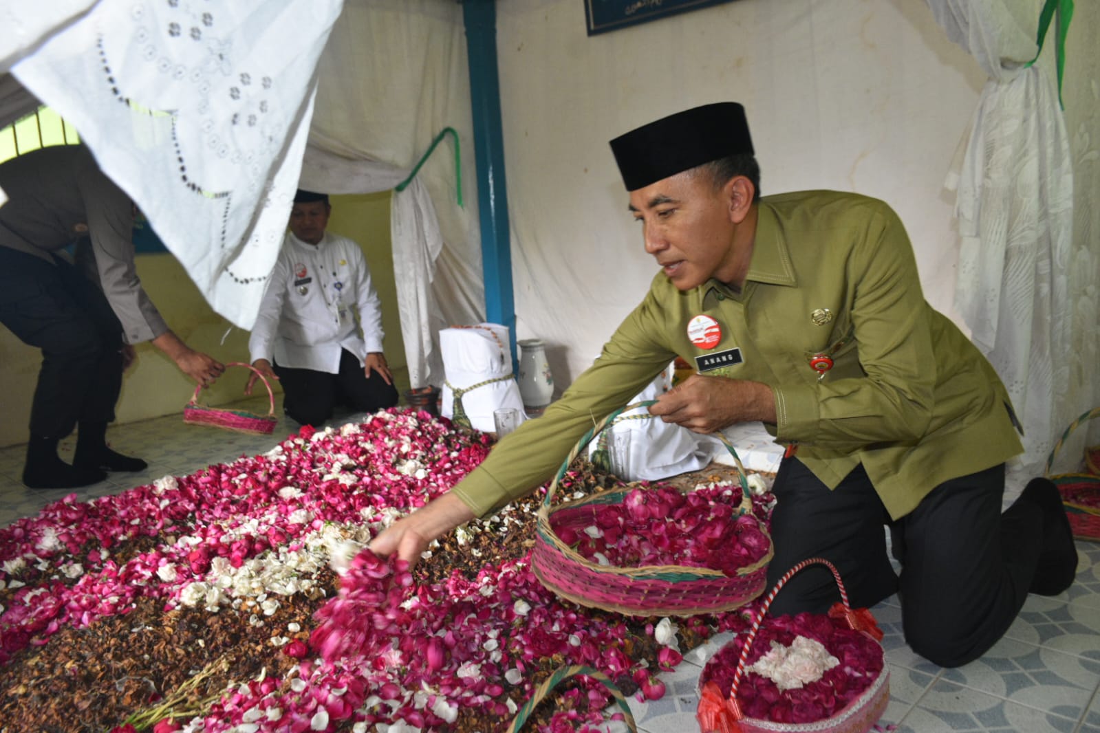 SAMBUT HARI JADI KE-299 GROBOGAN: PEMKAB GELAR ZIARAH MAKAM LELUHUR