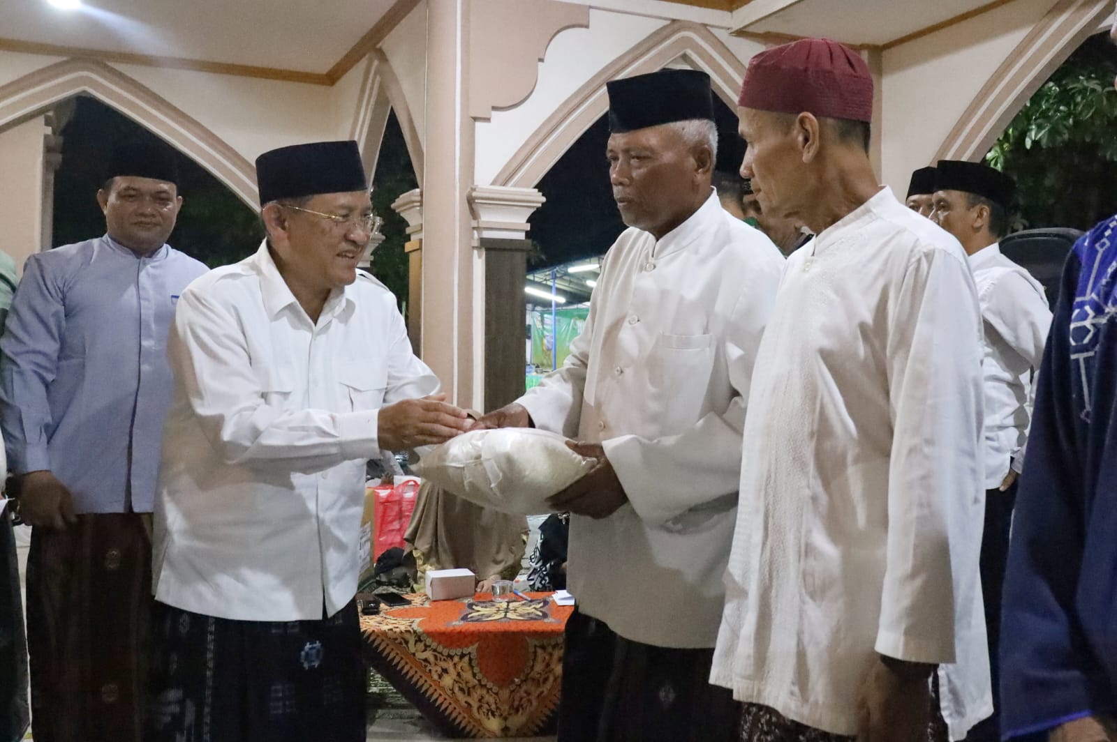 SAFARI RAMADHAN DI MASJID BAITUL MAKMUR: SILAHTURAHMI, KEPEDULIAN, DAN SINERGI UMAT