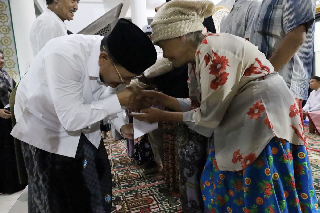 WABUP GROBOGAN SERAHKAN BANTUAN SAFARI RAMADAN DAN SAMPAIKAN PROGRAM KETAHANAN PANGAN