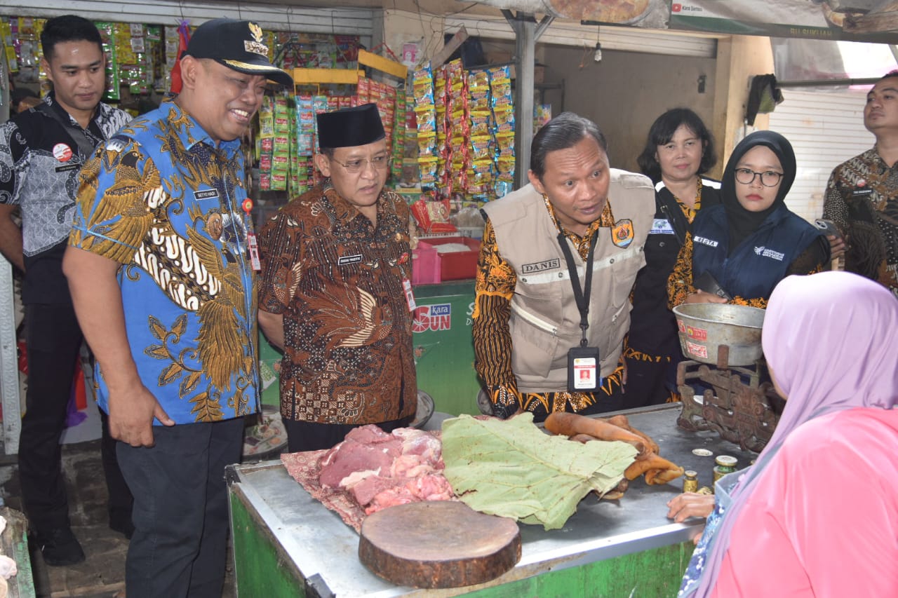 JELANG LEBARAN, PEMKAB GROBOGAN TINJAU HARGA SEMBAKO DAN KETERSEDIAAN BBM