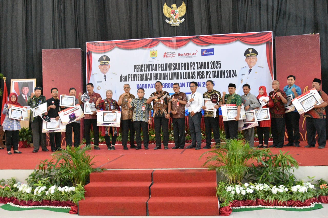Bupati dan Wakil Bupati Grobogan Hadiri Acara Percepatan Pelunasan PBB-P2 dan Penyerahan Hadiah Pelunasan Lebih Awal
