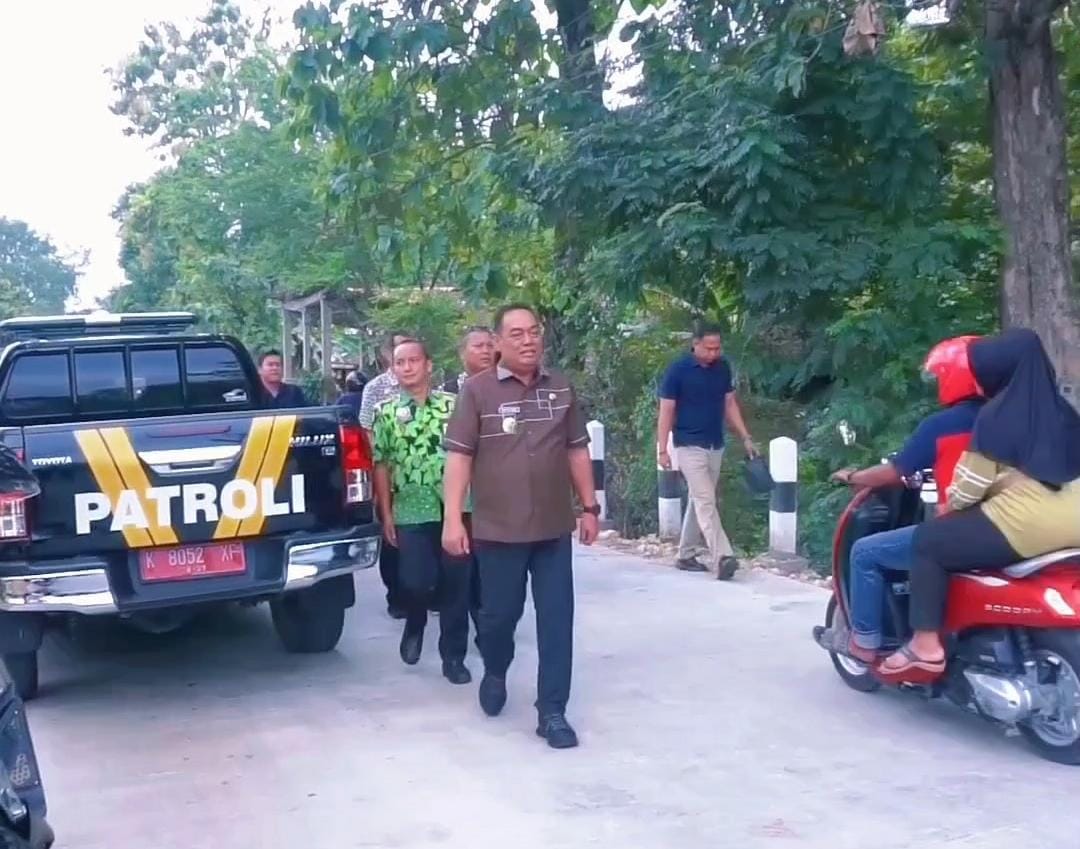 Wujudkan Pemerataan Infrastruktur, Bupati Setyo Hadi Tinjau Hasil Pembangunan Jembatan Kedungwungu